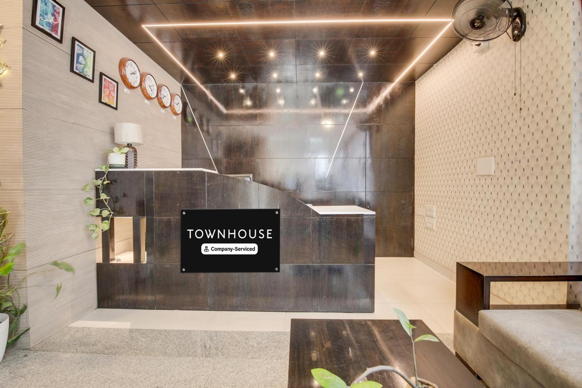 Super Townhouse Hbr Layout Bangalore Exterior foto